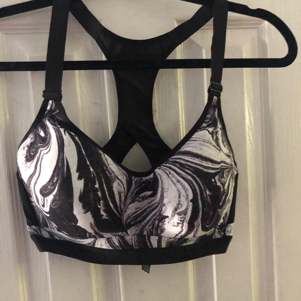 Victoria’s Secret Sports Bra 32DD